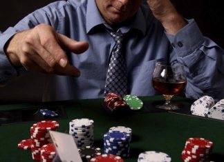 Διπλός ο εκβιασμός στο μεγάλο παιγνίδι