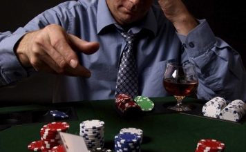 Διπλός ο εκβιασμός στο μεγάλο παιγνίδι