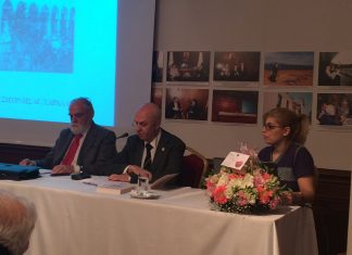 Ένα βιβλίο μια ολόκληρη ιστορία