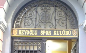 Ο Πρόεδρος της Besiktas στον Αθλητικό Σύλλογο Πέρα