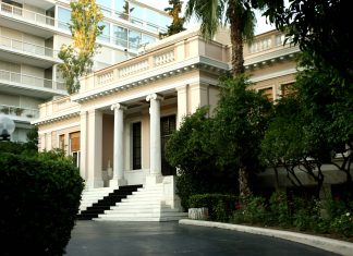 Η ώρα της κρίσης πλησιάζε