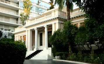 Η ώρα της κρίσης πλησιάζε