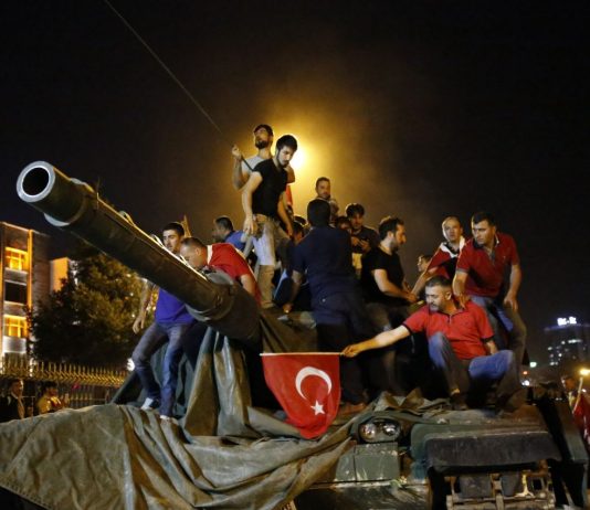 Ένα χρόνο μετά την αποτυχημένη απόπειρα πραξικοπήματος