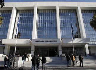 Απολύσεις στην ΕΥΔΑΠ