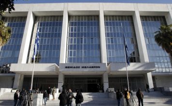 Απολύσεις στην ΕΥΔΑΠ