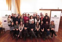 YANYANA – Η απρόσμενη συνάντηση των πολιτισμών σε ένα βίντεο