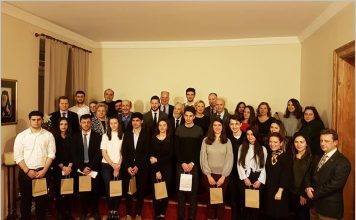 ”Έβρεξε χρυσά φλουριά”